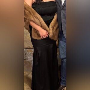 Elegant Black Dress fur shall not included!!